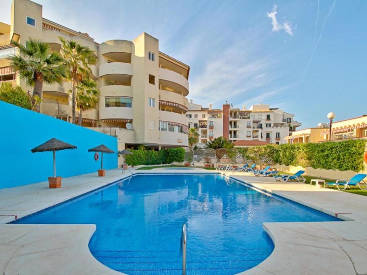 Chic Beachfront Flat With Amazing Sea Views And Private Indoor Parking Benalmádena Kültér fotó