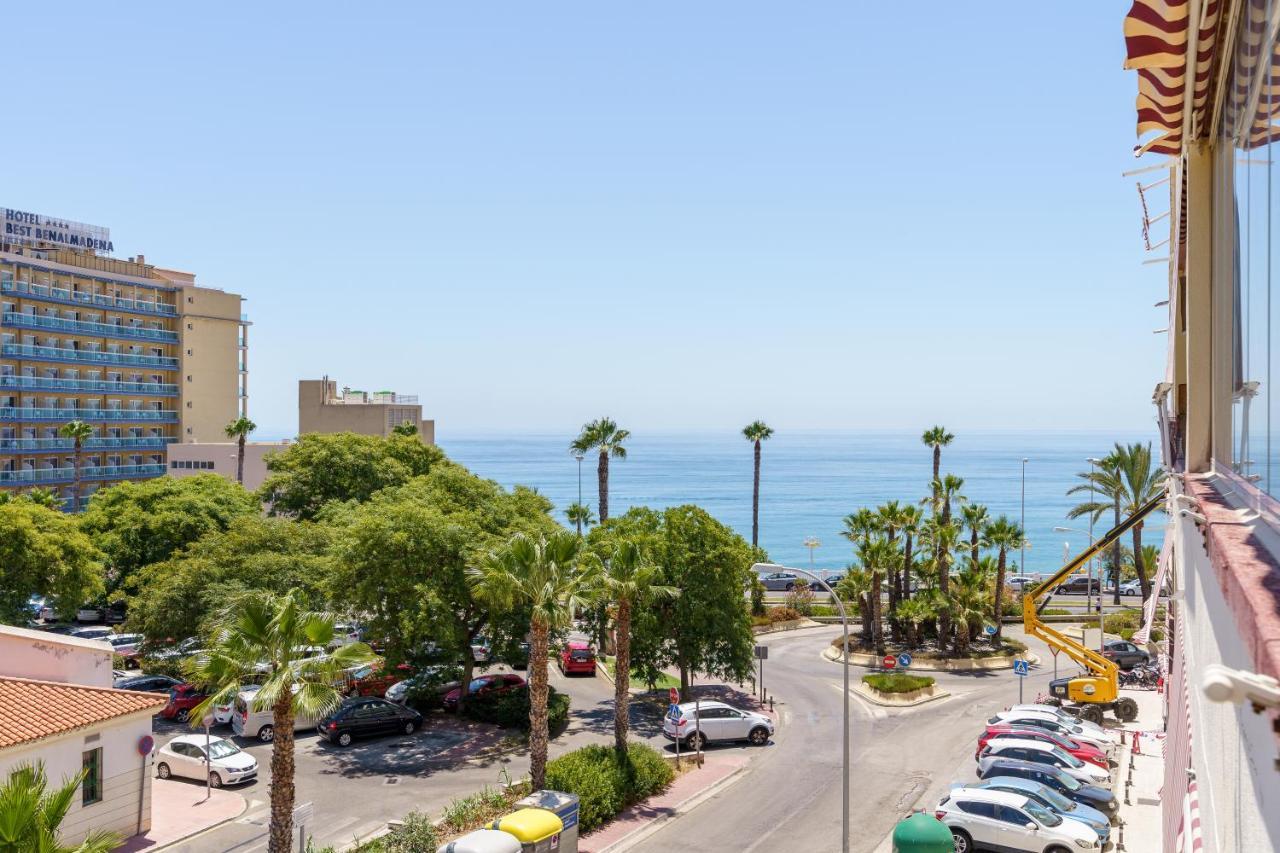 Chic Beachfront Flat With Amazing Sea Views And Private Indoor Parking Benalmádena Kültér fotó
