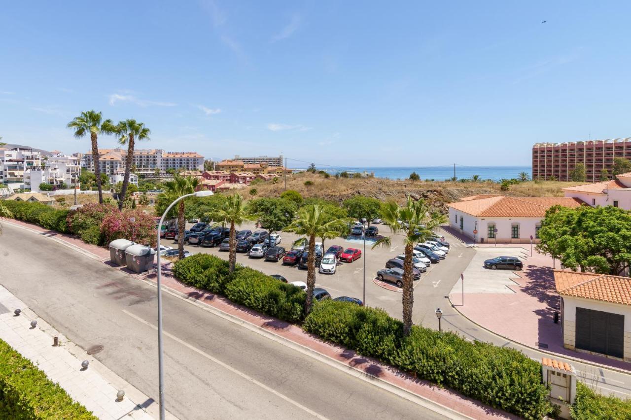 Chic Beachfront Flat With Amazing Sea Views And Private Indoor Parking Benalmádena Kültér fotó